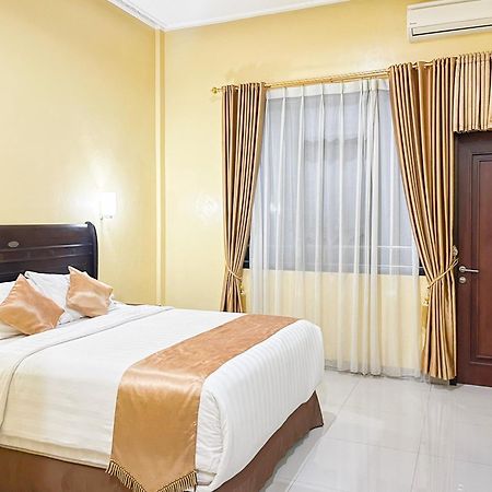 Kartika Hotel Syariah Pacitan Mitra Reddoorz Esterno foto
