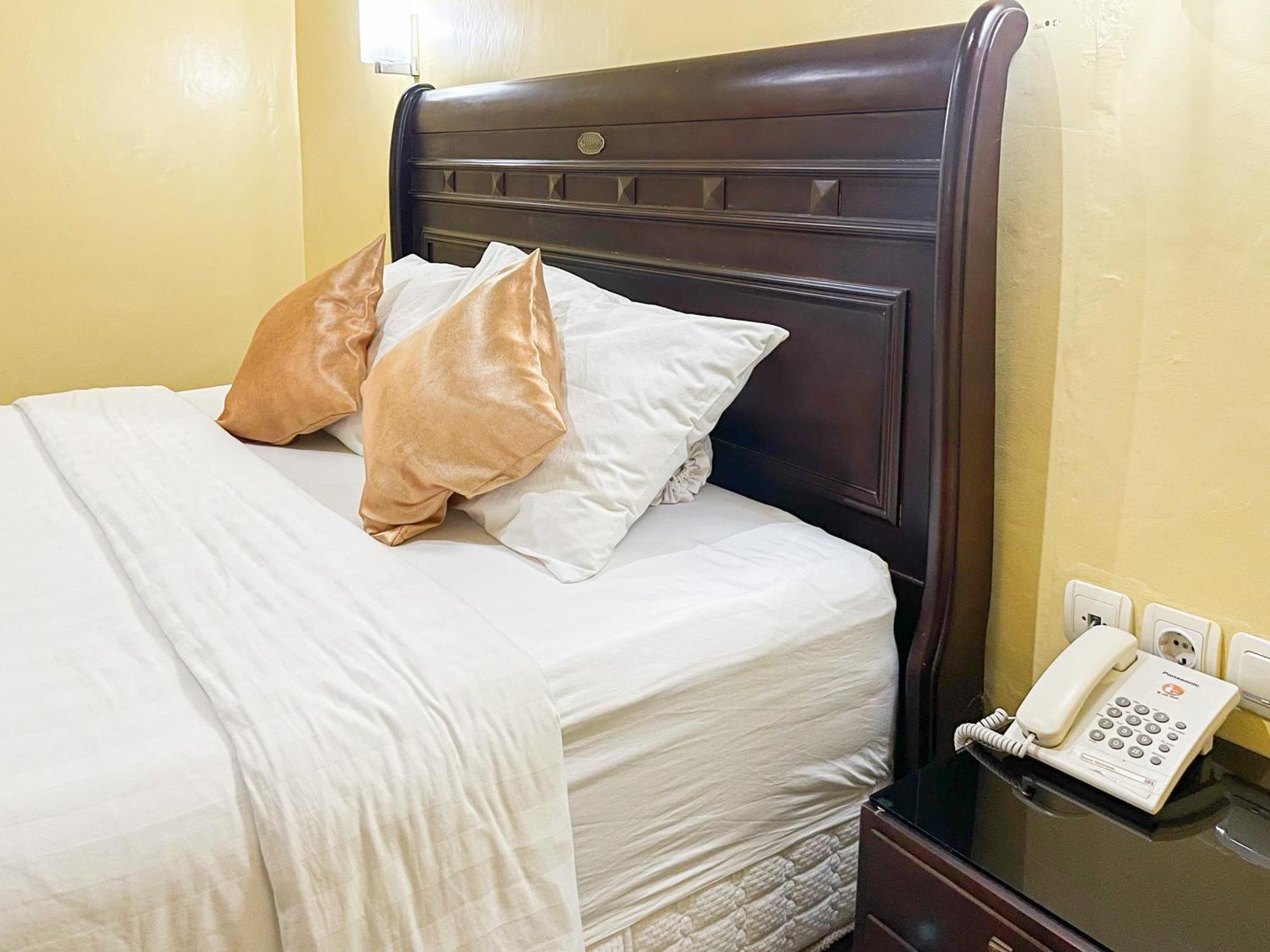 Kartika Hotel Syariah Pacitan Mitra Reddoorz Esterno foto