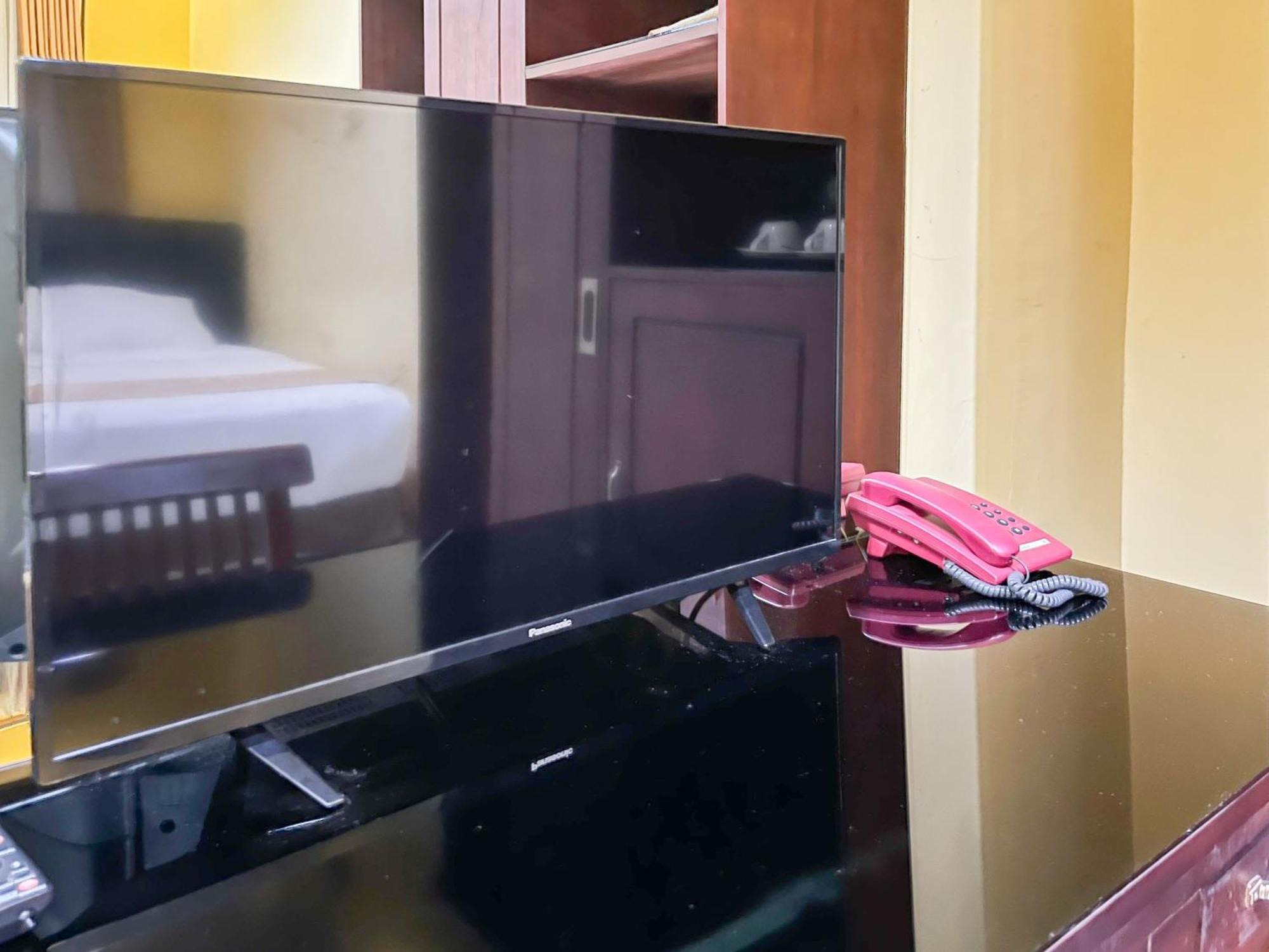 Kartika Hotel Syariah Pacitan Mitra Reddoorz Esterno foto