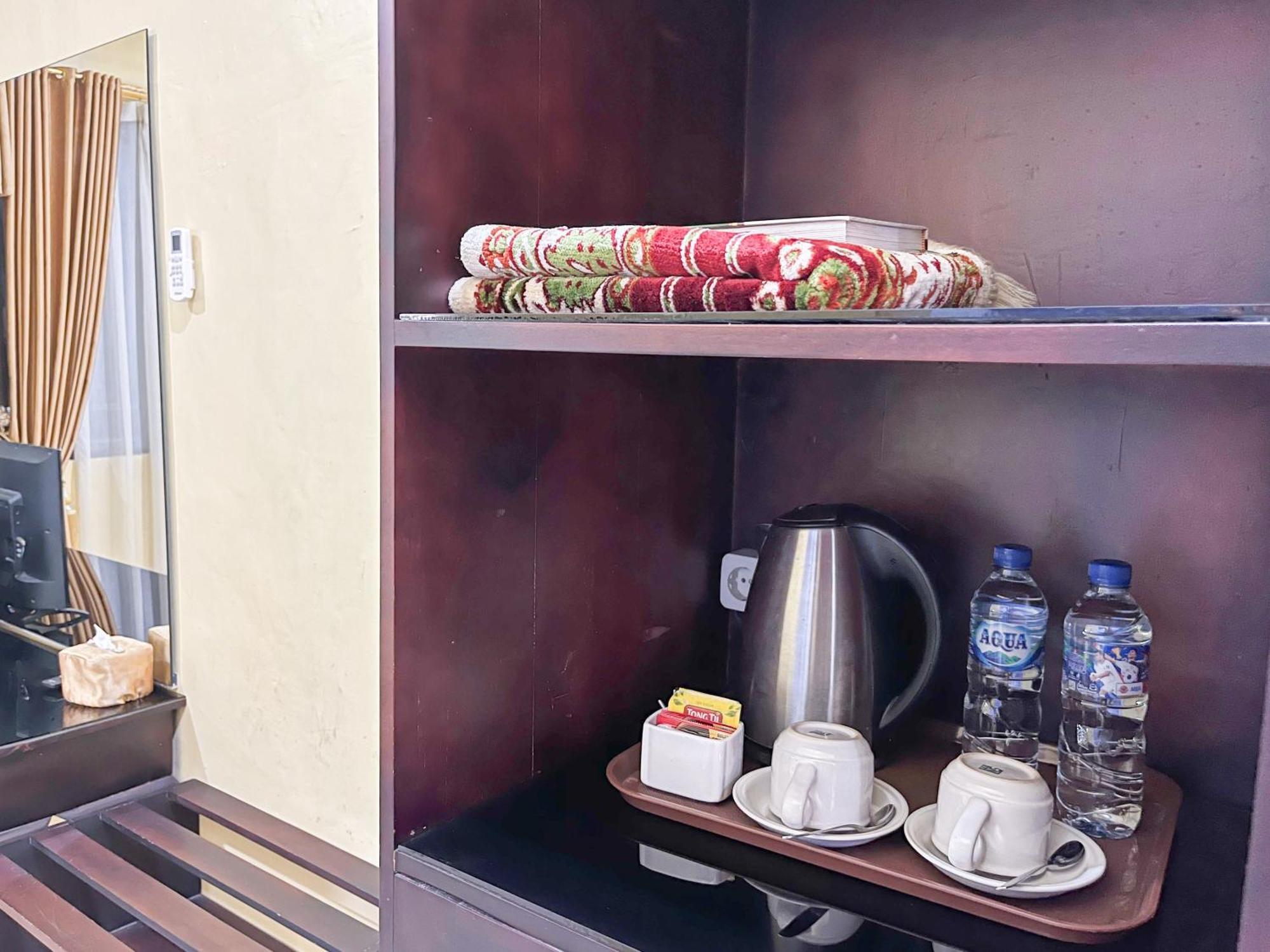 Kartika Hotel Syariah Pacitan Mitra Reddoorz Esterno foto