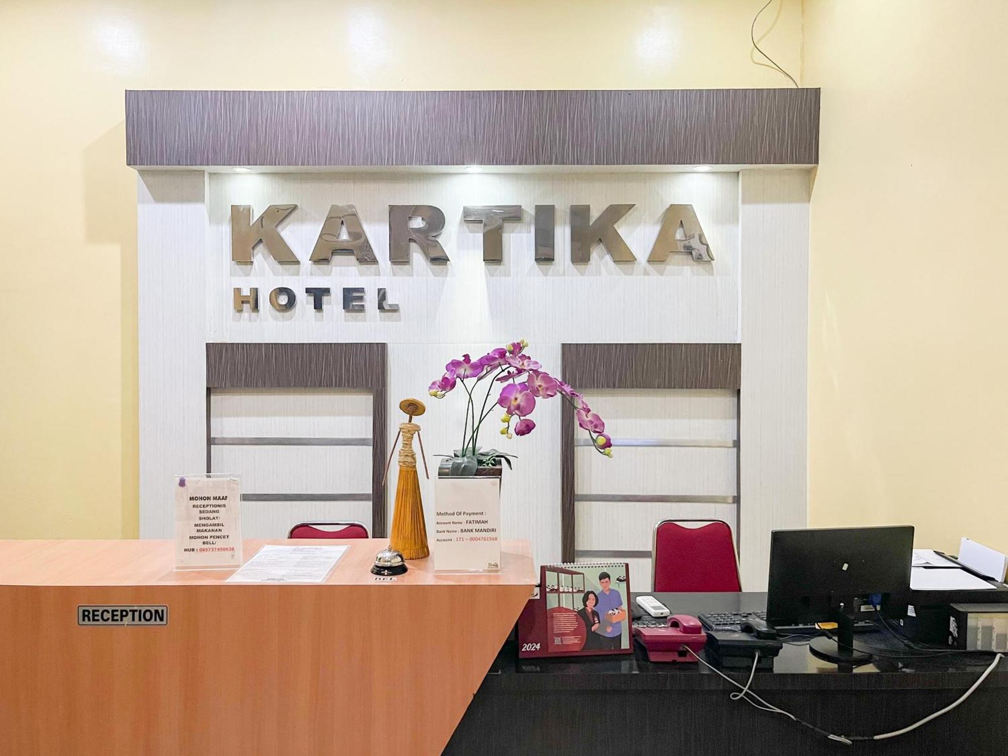 Kartika Hotel Syariah Pacitan Mitra Reddoorz Esterno foto