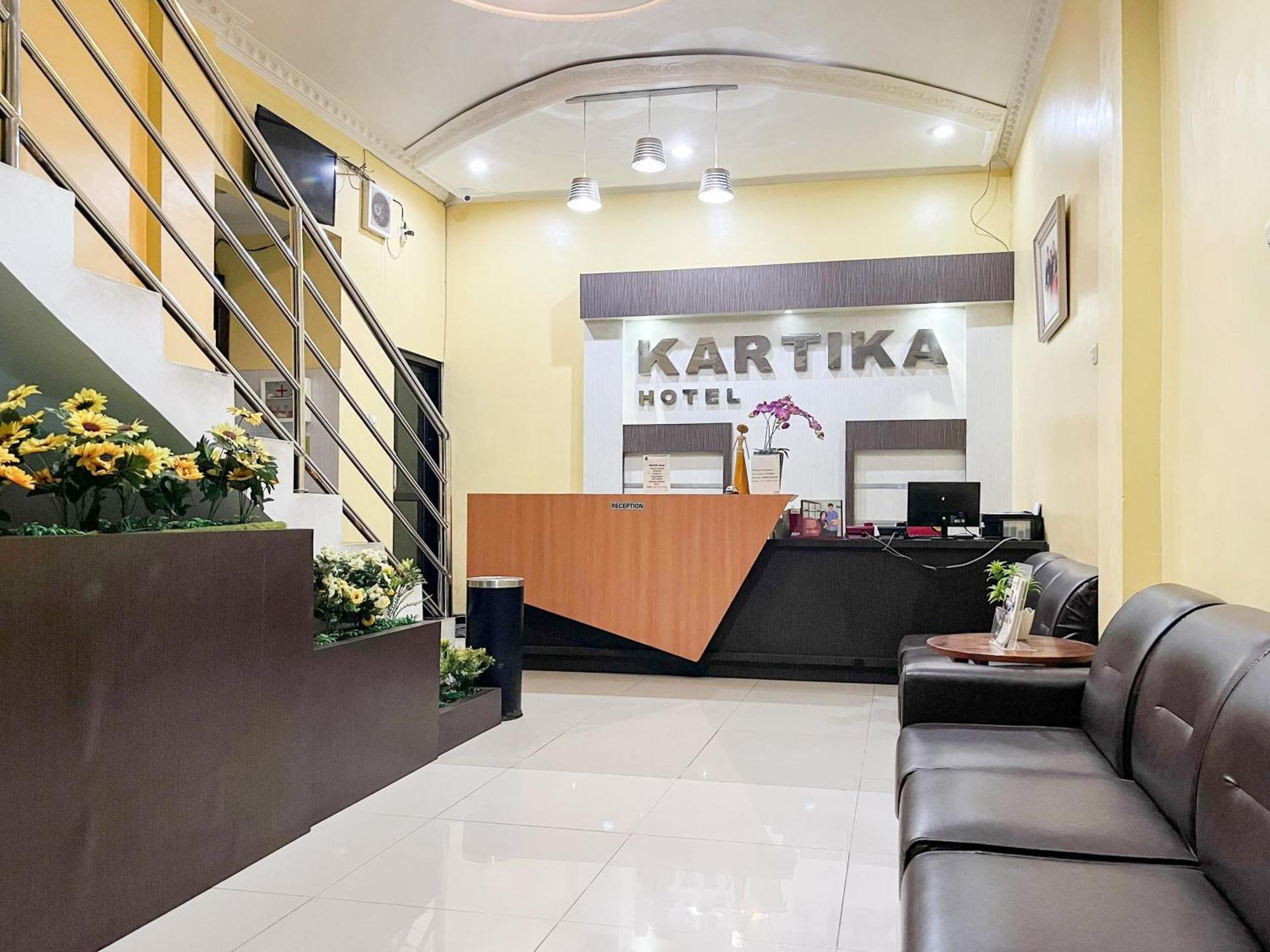 Kartika Hotel Syariah Pacitan Mitra Reddoorz Esterno foto